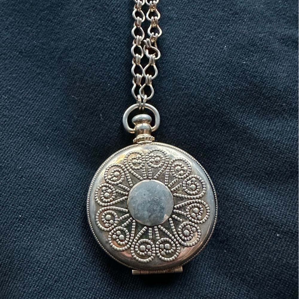 Vintage Avon Victorian Locket with amber gem Chain Necklace Pendant necklace - Picture 6 of 12